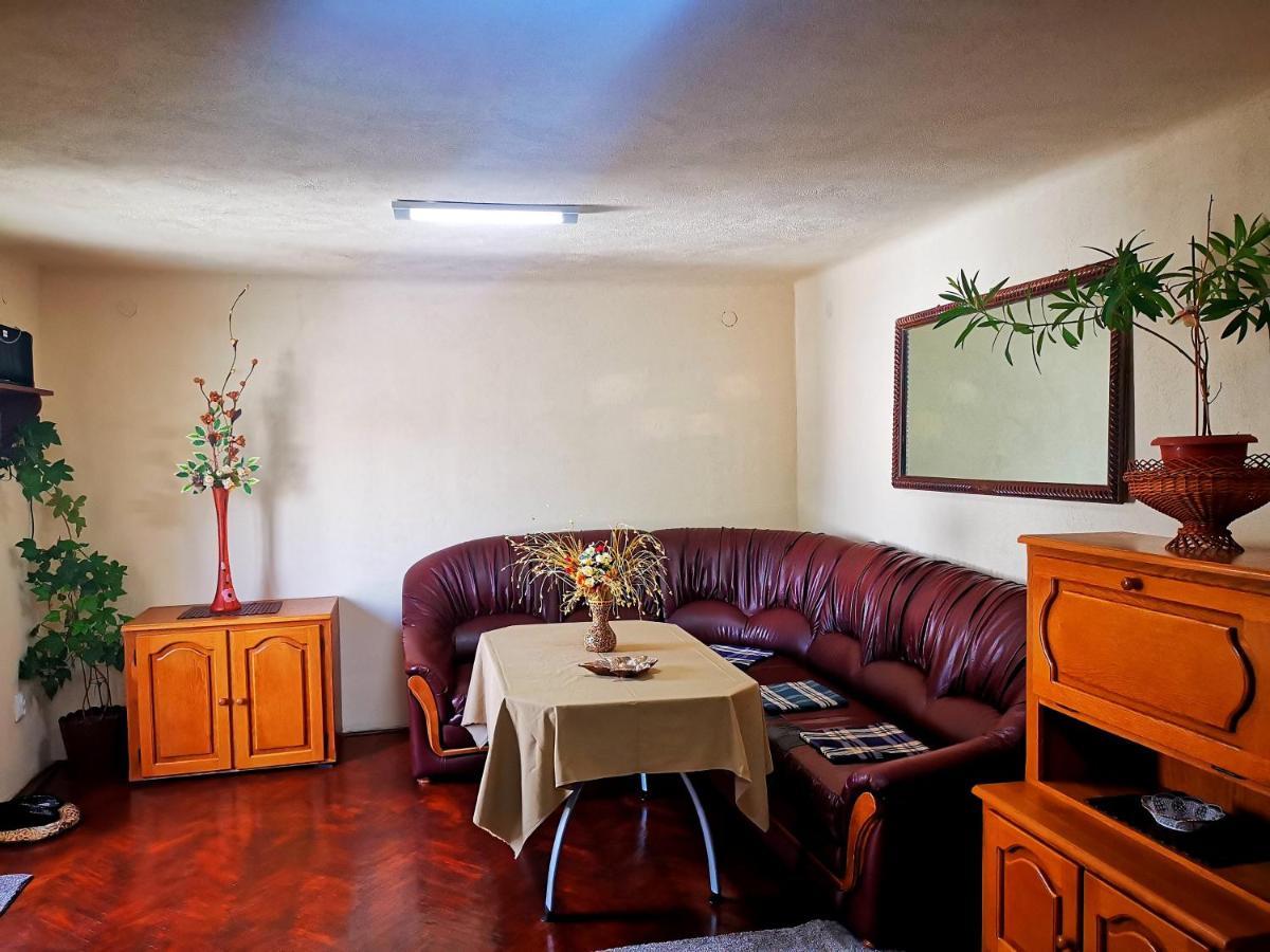 Villa Casa Petrescu à Curtea de Argeş Extérieur photo