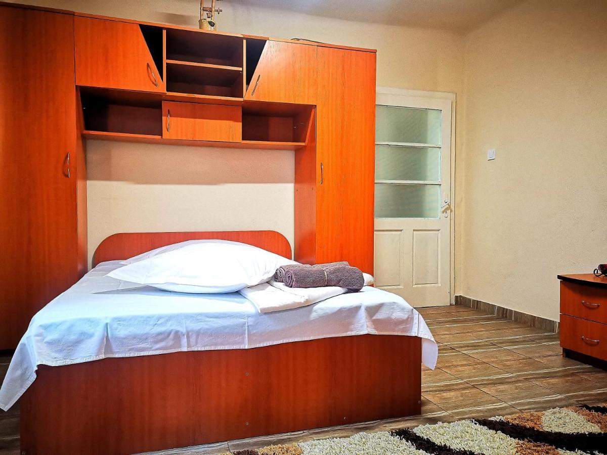Villa Casa Petrescu à Curtea de Argeş Extérieur photo